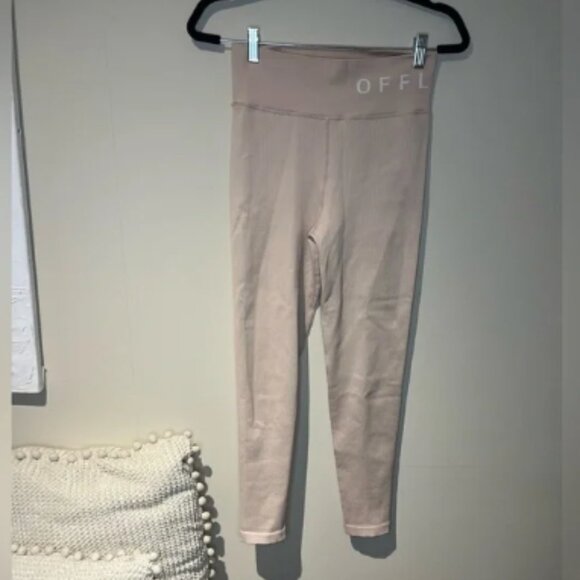 Aerie Offline HighRise 7/8 Length Ribbed Classic Leggings - Medium in Dusty Pink - Picture 4 of 7